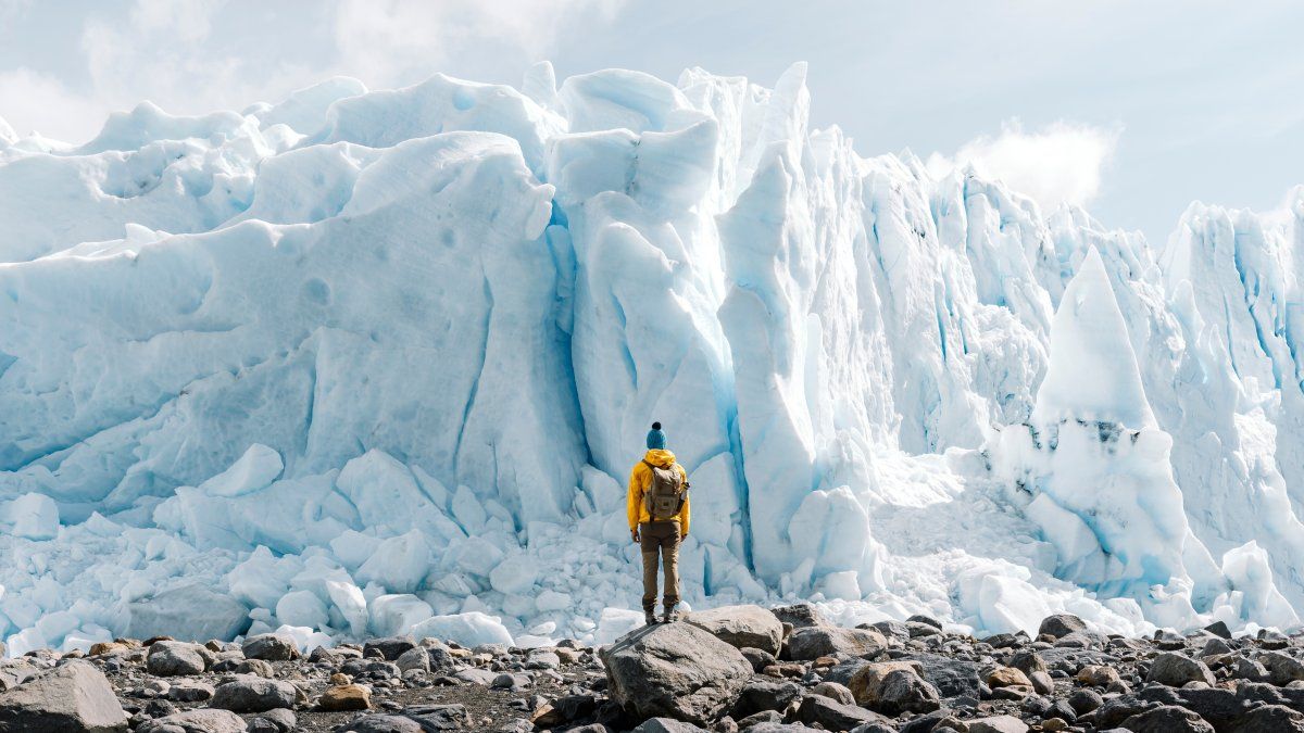 El glaciar Perito Moreno es uno de los atractivos naturales más populares en Argentina.