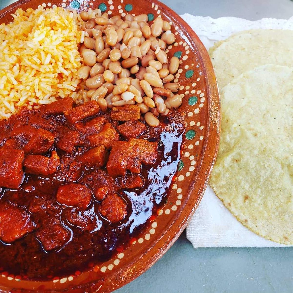 Zacatecas brujitas, asado y pozole de maíz morado en el Festival del