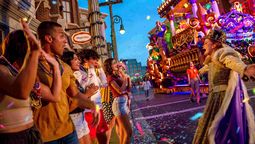 Universal Orlando Resort: aquí lo que debes saber sobre la edición 2026 de Mardi Gras en Orlando, Florida.