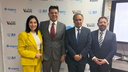 Grace Cortés, directora comercial de Más Servicios; Pablo Pástor, gerente general de Más Servicios Ecuador; Reynaldo Islas, director general de Más Servicios; y Fausto Olivos, gerente comercial de Más Servicios Ecuador.&nbsp;