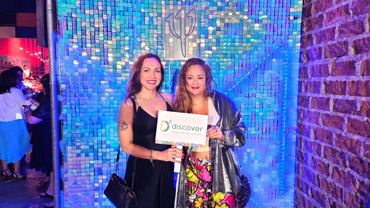 Agentes invitados a la celebración de inicio de año de Discover.