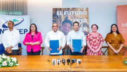Firma de acuerdo entre Meliá e Infotep para crear el primer Hotel-Escuela de República Dominicana. 