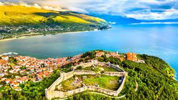 Vacaciones en Europa: Grecia y los Balcanes invitan a disfrutar de un recorrido inolvidable.