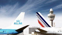 Dos aviones de Air France y KLM.