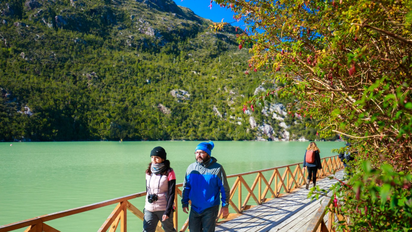 Según cifras de Booking, 83% de los viajeros quieren vivir al menos una vez una estancia en un ecoalojamiento, mientras que un 81% reconoció la sustentabilidad como prioridad en sus viajes futuros.