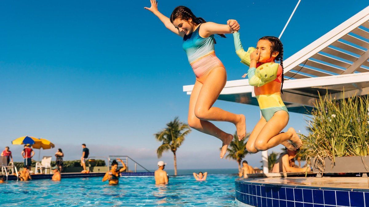 Navidad en Brasil: Costão do Santinho, con sus diversas opciones de entretenimiento y actividades, es el lugar perfecto para transformar las vacaciones en momentos inolvidables para los niños.