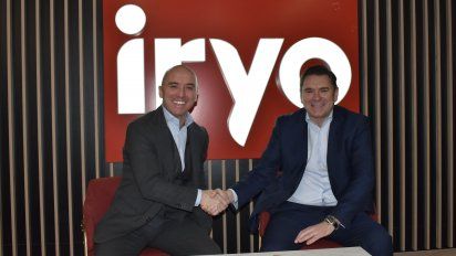 Simone Gorini, CEO y General Manager de iryo, y Francisco Farrás, Director General de Avis Budget Group para España y Portugal.