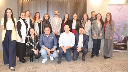 Mayoristas y operadores selectos en el marco de la promoción de Malasia en Colombia.