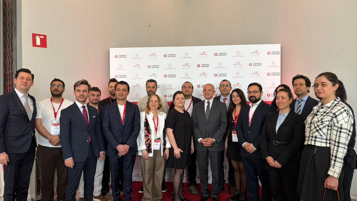 Prestadores de servicios, autoridades de Turkish Airlines y de Turquía durante el workshop. Prestadores de servicios, autoridades de Turkish Airlines y de Turquía durante el workshop.