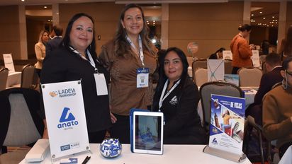 Yenny Herreño, Sofia Zarate y Jenny Balbuena de Anato Capítulo Central.