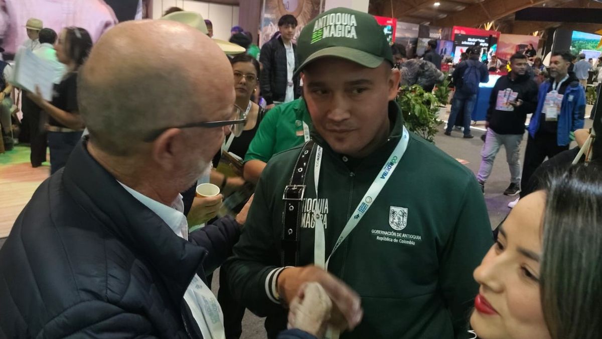 Henry Guti&eacute;rrez, gobernador de Caldas, y &Oacute;scar S&aacute;nchez, director de Turismo de la Gobernaci&oacute;n de Antioquia.