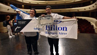 Los cocineros del Hilton Buenos Aires Nahuel Nieto y Alexandra Pérez son los ganadores del Torneo Federal de Chefs Fehgra 2023.