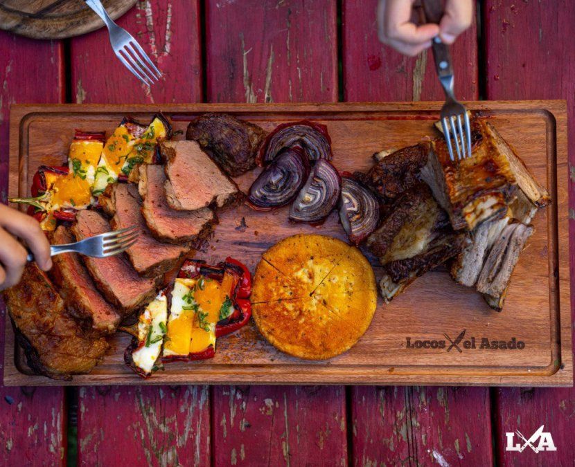 Fuegos, Locos por el Asado: en auto se accede al lugar en 50 minutos, desde Ciudad de Buenos Aires.  