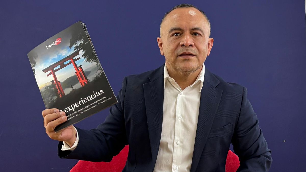 Miguel Galicia, director de Operadora Travel Shop, destaca la nueva colección de su producto.