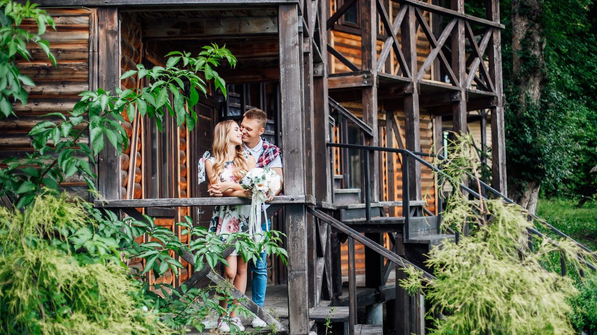 El Quindío ofrece escenarios ideales para una escapada romántica entre paisajes cafeteros, alojamientos exclusivos y experiencias pensadas para disfrutar en pareja.