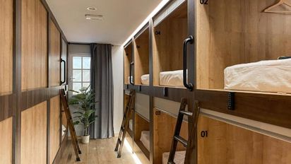 Uno de los hoteles cápsula estrenados en Valencia criticado por HOSBEC.