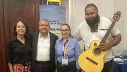 Cristina Osorio, directora ejecutiva de Cotelco Capítulo San Andrés y Providencia; Santiago Viera, director de ProColombia en Ecuador; Patricia Salinas, asesora de turismo de ProColombia; y el músico sanandresano Anthony Taylor.