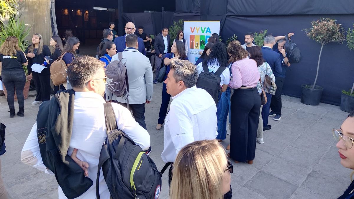 Hosted buyers de acercan a la rueda de negocios