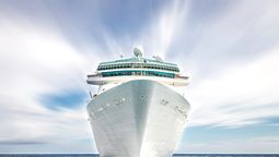 Los protocolos sanitarios en la industria están facilitando la reanudación del turismo de cruceros en todo el mundo.