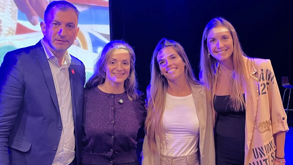 Fernando Turuzzi, gerente comercial para América Latina de RIU; Martina Rua, periodista especializada en innovación y productividad y columnista del diario La Nación; Nadia Daniela Bernardis, ejecutiva comercial de Ventas de RIU; Melisa Zupichiatti, ejecutiva comercial de Ventas de RIU.