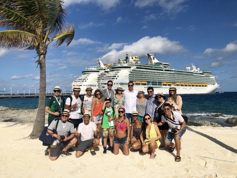 Grupo de periodistas invitados al Perfect Day en CocoCay. - Ladevi Medios y Soluciones Grupo de periodistas invitados al Perfect Day en CocoCay.
