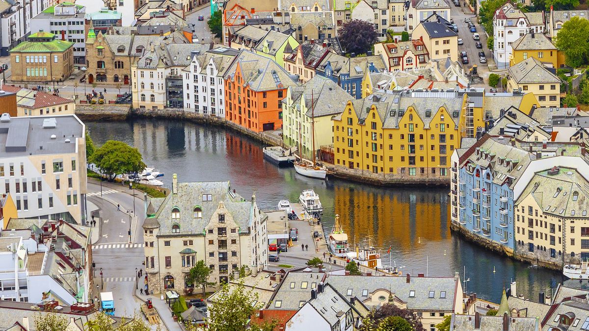 King MIdas: programa para disfrutar de los paisajes y ciudades de Escandinavia.