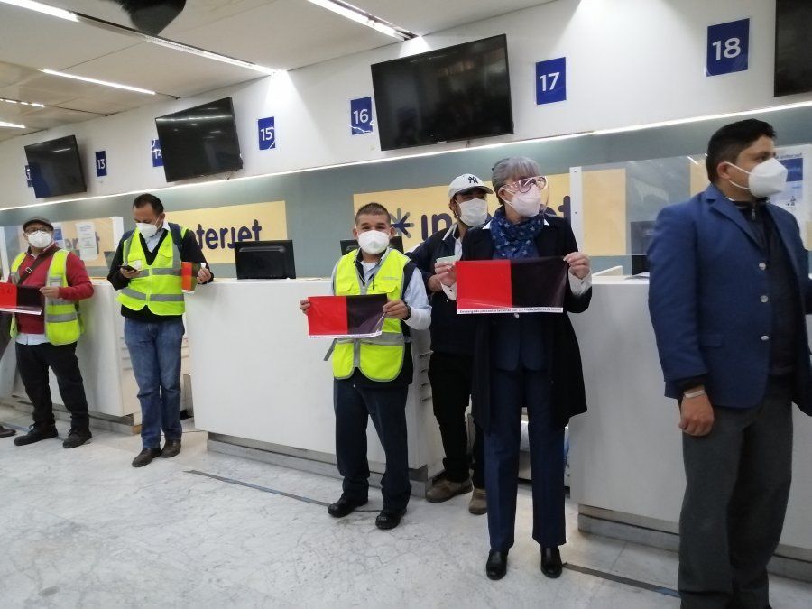 Los trabajadores de Interjet en huelga dicen no haber recibido noticias ni del sindicato ni de la empresa.