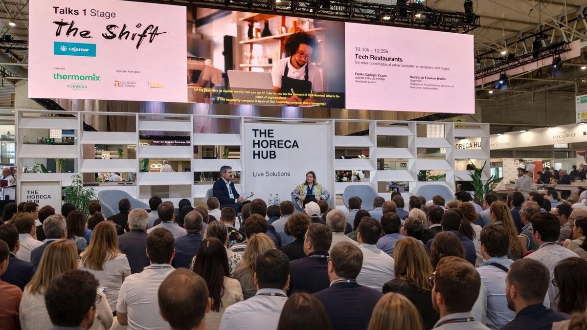 Acuerdo tecnológico ratificado por Enrique Martínez, presidente de Segittur, y José Luis Yzuel, presidente de Hostelería de España.