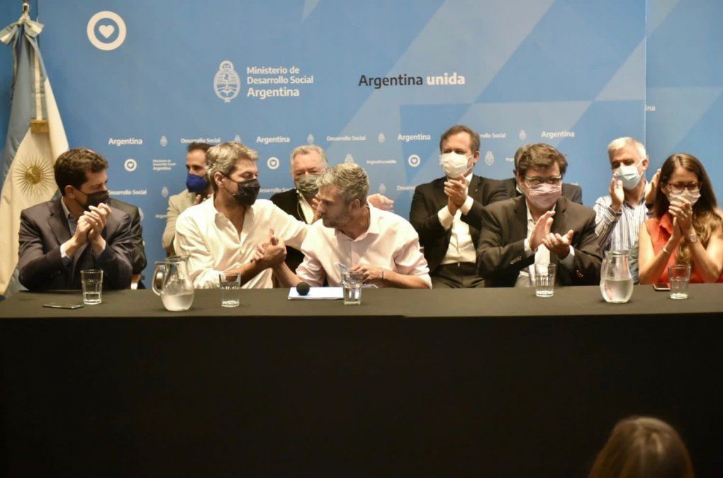 El Gobierno Nacionalanunció la incorporación progresiva de 4 mil beneficiarios de planes sociales al empleo formal en gastronomía a lo largo de 2022.