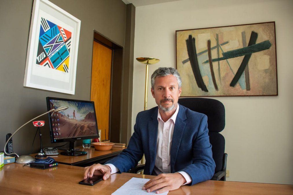 El Gobierno intercederá para acercar posiciones e intentar que Latam Argentina revea la decisión, celebró Peña.