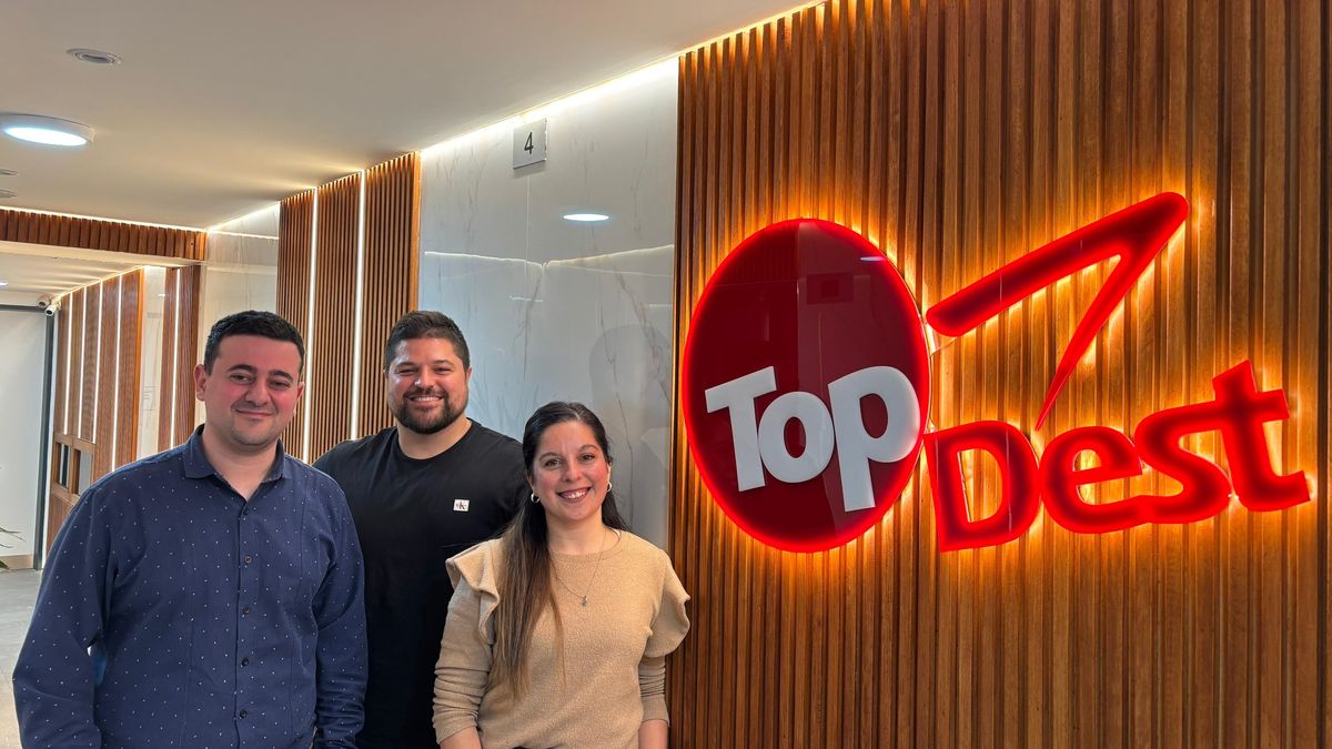 Top Dest: Guillermo Calogero, gerente comercial; Tobías Lairo Cavalieri, gerente del área de Deportes y Conciertos; y Lucía Plaza, gerenta del Departamento de USA y Canadá.&nbsp;