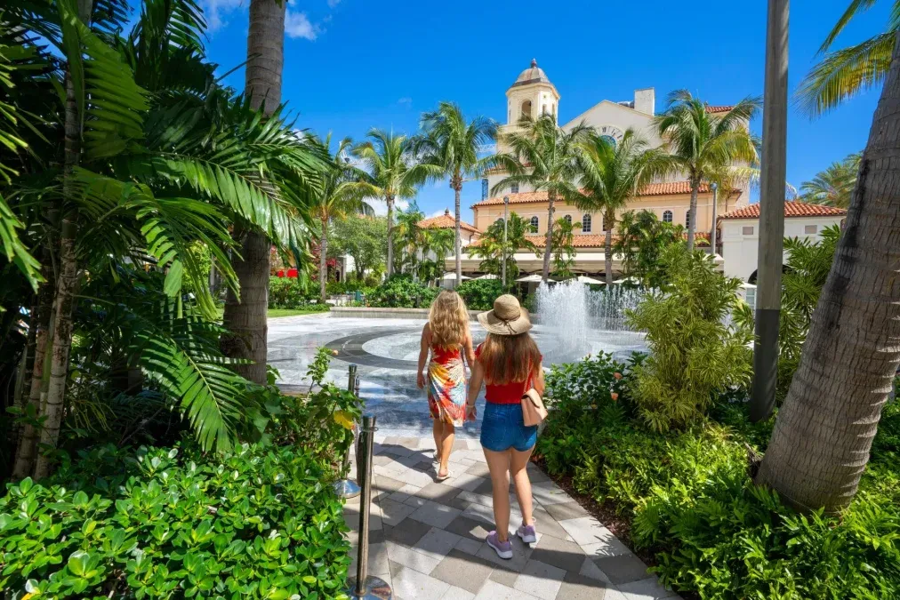 The Palm Beaches es una joya de Florida donde las vacaciones se viven a tu ritmo: con mar, cultura, compras y sabores para recordar.