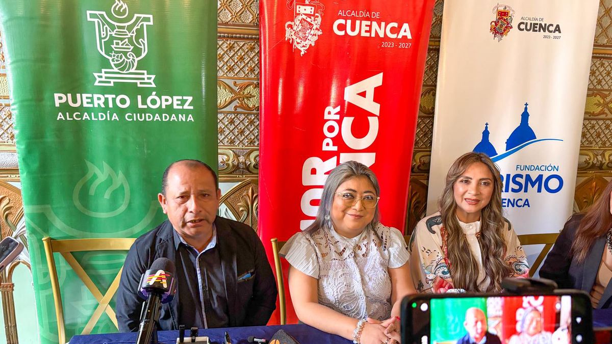 Ángel Pincay, director de Turismo de la Alcaldía de Puerto López, y Verónica Lucas Marcillo, alcaldesa (centro), durante la presentación del Festival de Avistamiento de Ballenas en Cuenca. - Ladevi Medios y Soluciones Ángel Pincay, director de Turismo de la Alcaldía de Puerto López, y Verónica Lucas Marcillo, alcaldesa (centro), durante la presentación del Festival de Avistamiento de Ballenas en Cuenca.