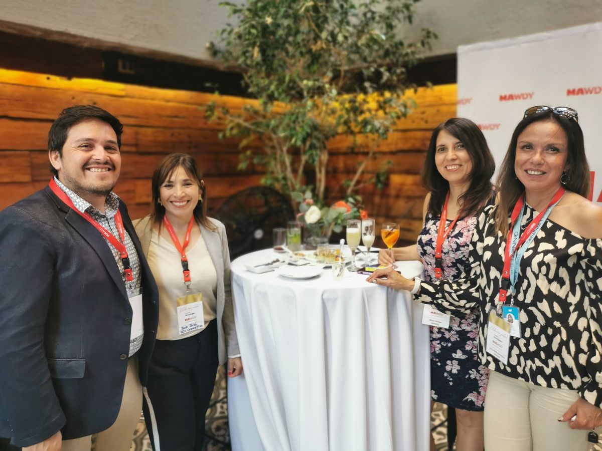 Ernesto Riquelme (MAWDY), Paola Teran (Viajes El Corte Inglés), Nilda Aliaga (Net Fibra) y Erica Bahamonde (Net Fibra)