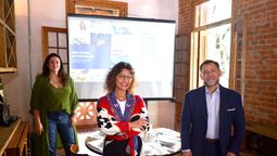 Grupo GEA redobla su apuesta por Brasil. En la foto, Marcelo Capdevilla junto a Danielle Román y Claudia Bagna.