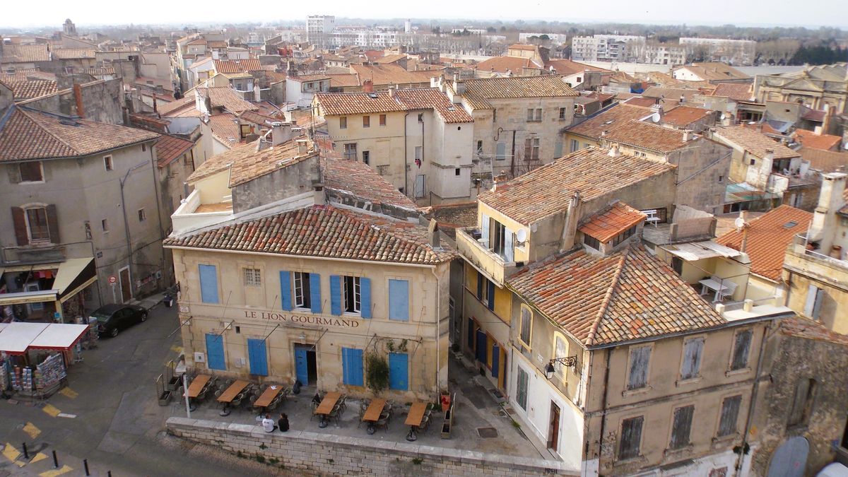 Arlés en Francia resguarda la esencia de Vincent Van Gogh por eso y por su pasado romano es una de las ciudades de este listado.