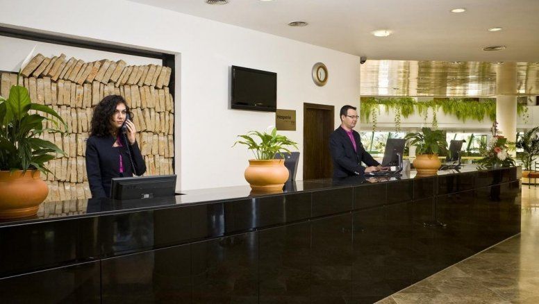 Recepción de un hotel Hesperia