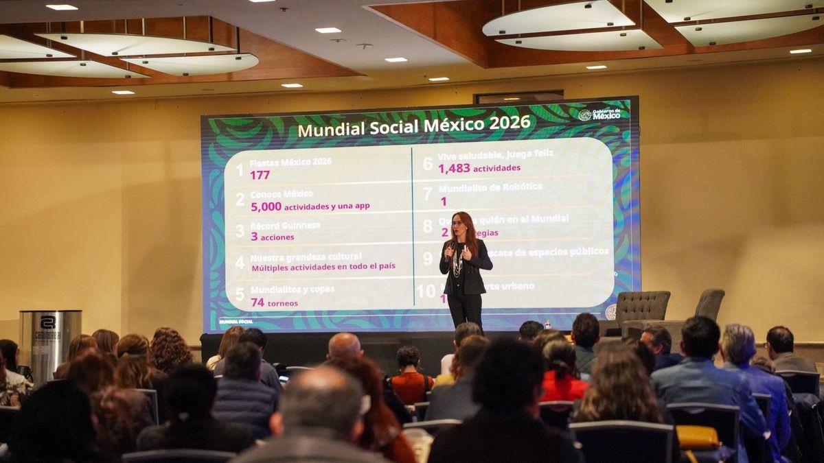 Gabriela Cuevas durante su presentación en el foro convocado por Expo Mayoristas.