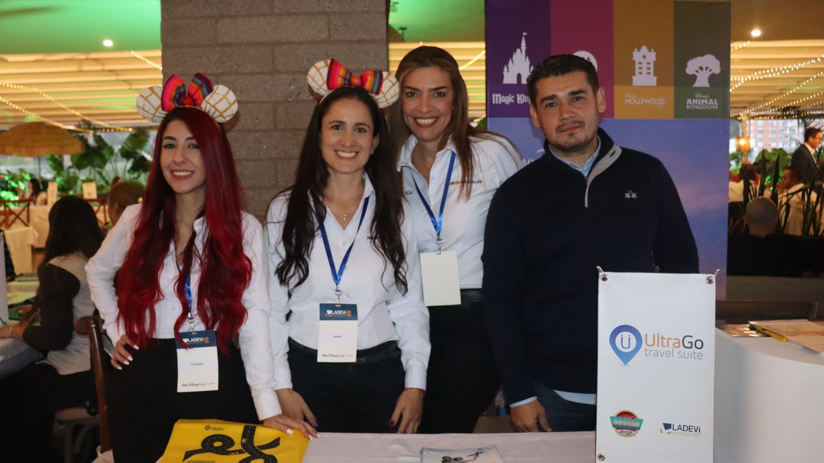 Equipo de UltraGo en el marco de Ladevi Workshop en Medellín.