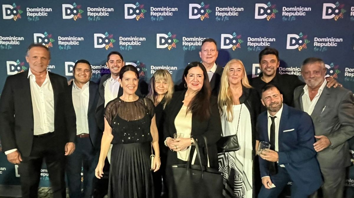 Profesionales junto a Rhina Olivares.