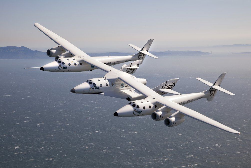 Todo el sistema completo de Virgin Galactic: SpaceShioTwo y WhiteKnightTwo.