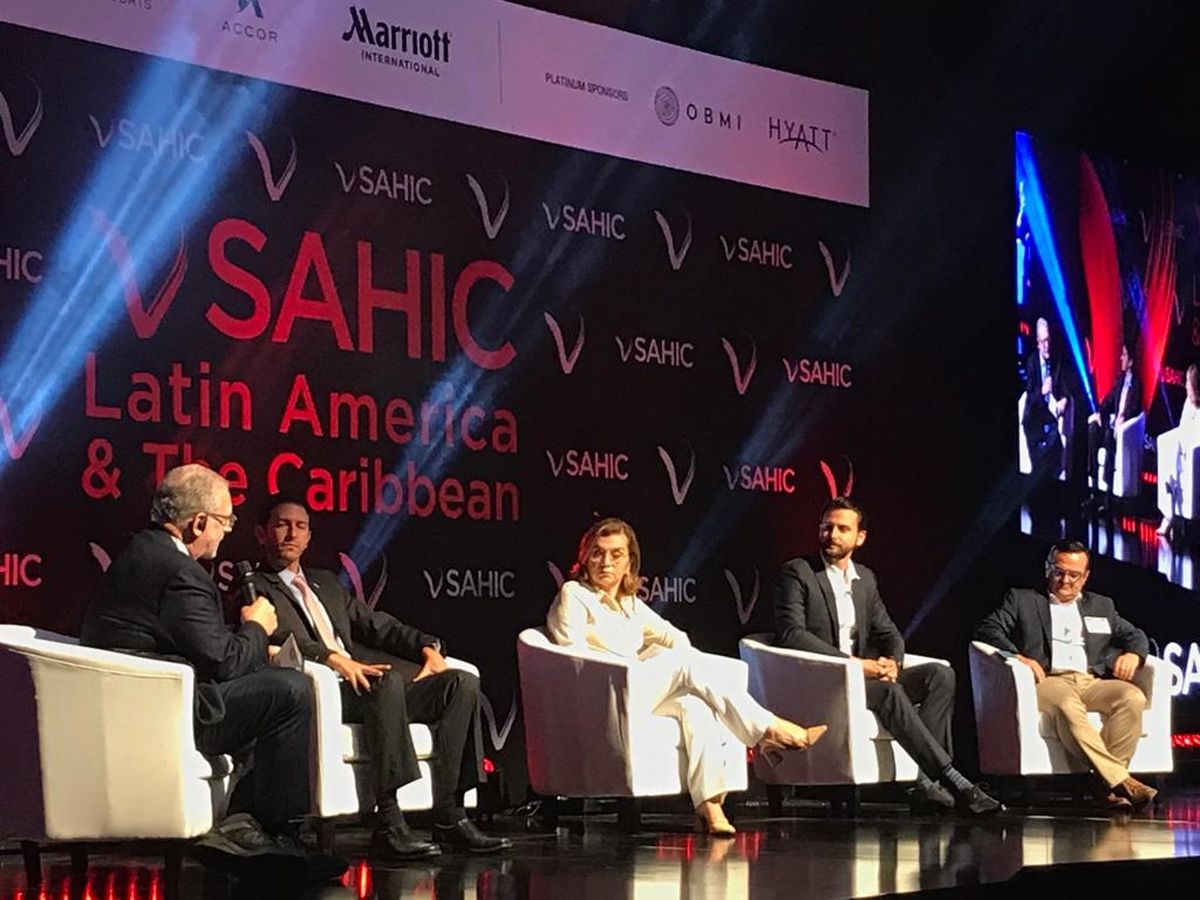 SAHIC contó con la participación de varios representantes ecuatorianos. Entre ellos, el actual ministro de turismo Niels Olsen. - Ladevi Medios y Soluciones SAHIC contó con la participación de varios representantes ecuatorianos. Entre ellos, el actual ministro de turismo Niels Olsen.