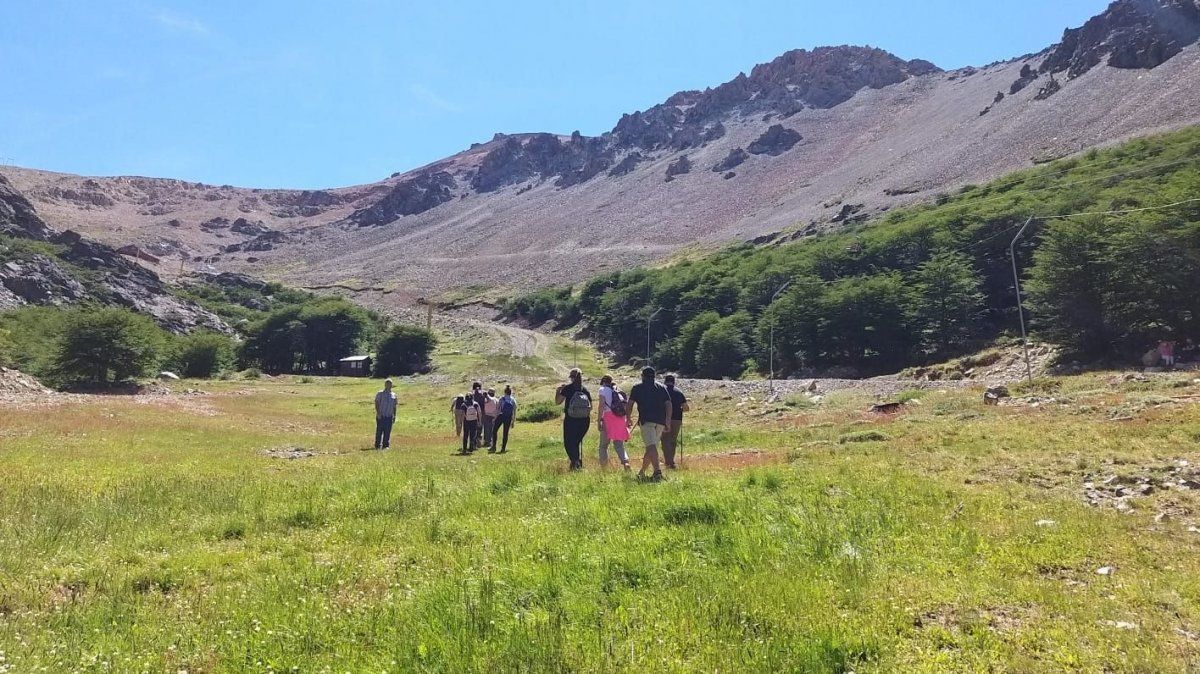 El cerro la Hoya tiene muchas actividades tanto en invierno como en verano. El cerro la Hoya tiene muchas actividades tanto en invierno como en verano.