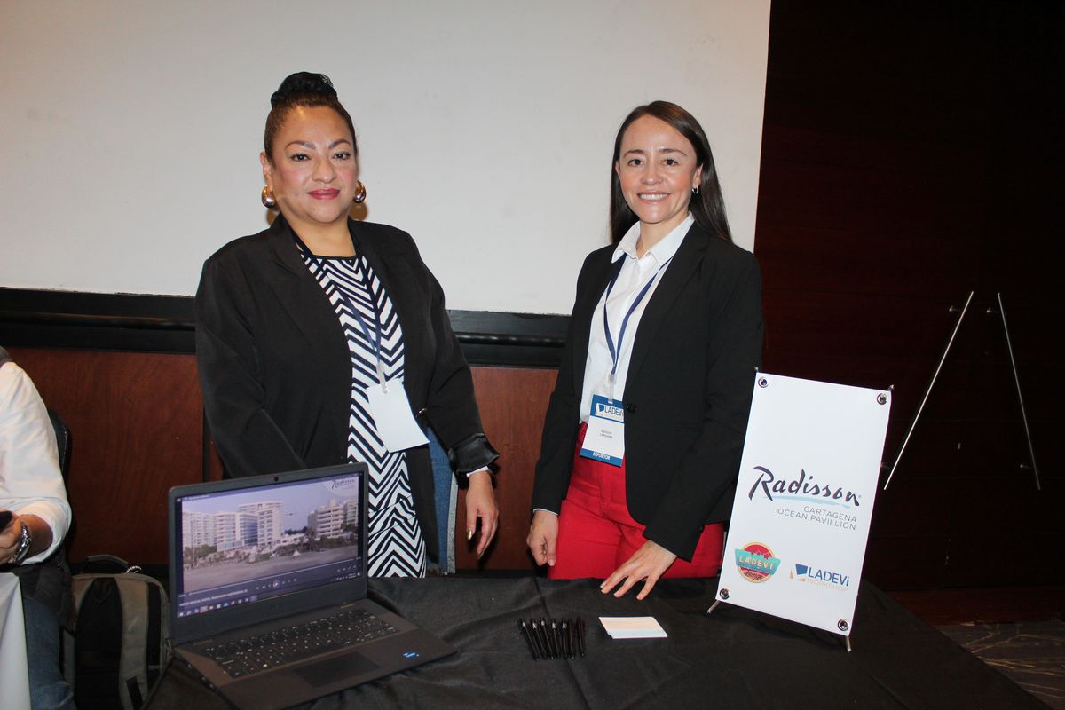 Equipo del Radisson Cartagena Ocean Pavilion Hotel en el Ladevi Workshop Bogotá.