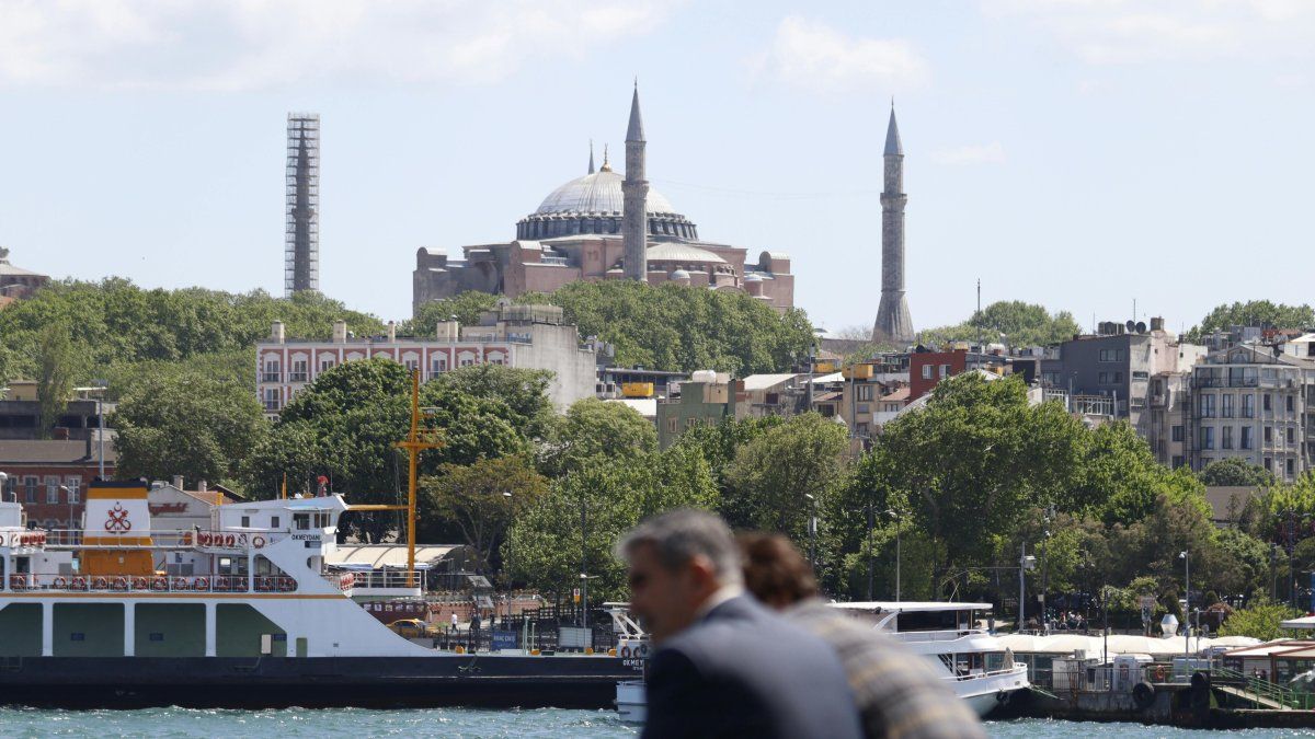 Euromundo presentó el producto Turquía con Dubai y Abu Dhabi, que ofrece una duración total de 16 días y 13 noches, vuelos redondos y traslados aeropuerto-hotel-aeropuerto.