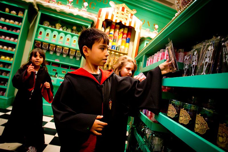 En Honeydukes se destacan las ranas de chocolate y las grageas de todos los sabores.