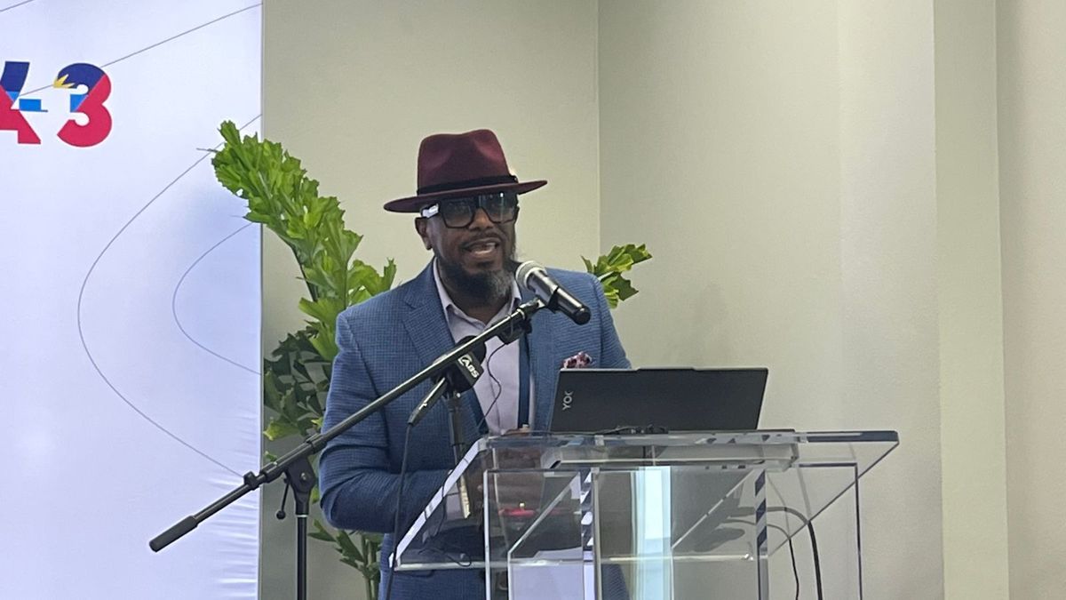 Colin C. James, CEO de Antigua y Barbuda Tourism Authority, en el Caribbean Travel Marketplace 2025.