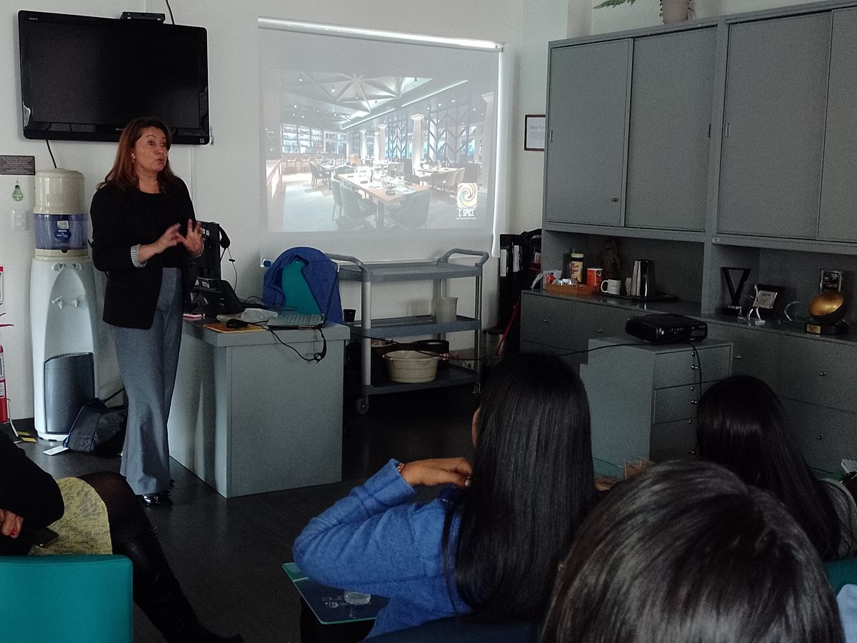 Capacitación de la Oficina de Turismo de Curazao con Cielos Abiertos.