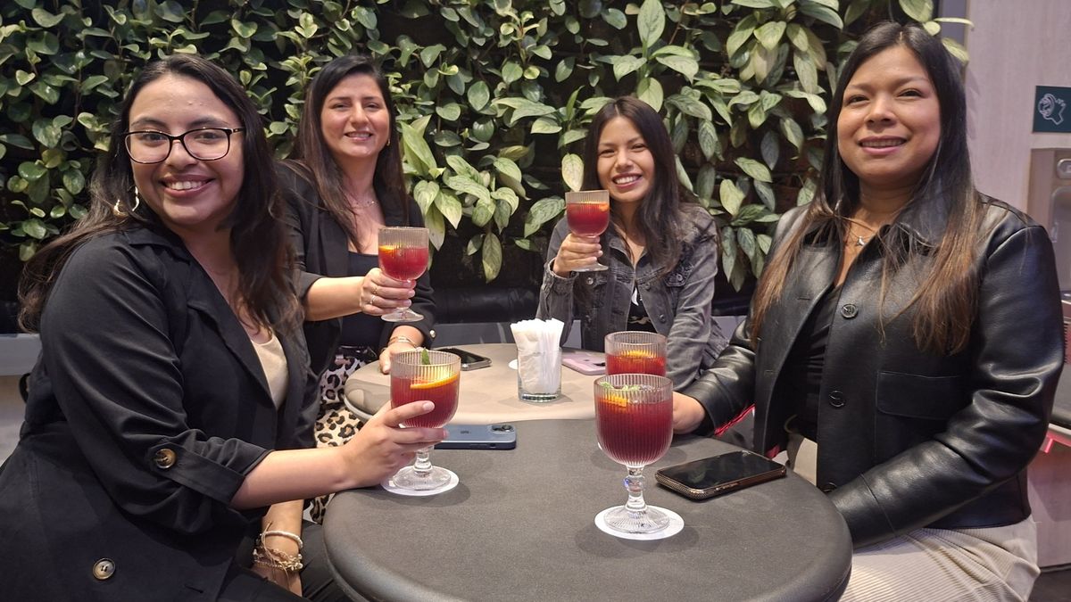 Agencias de viajes y operadores que participaron del  cóctel de Meliá Hotels International.