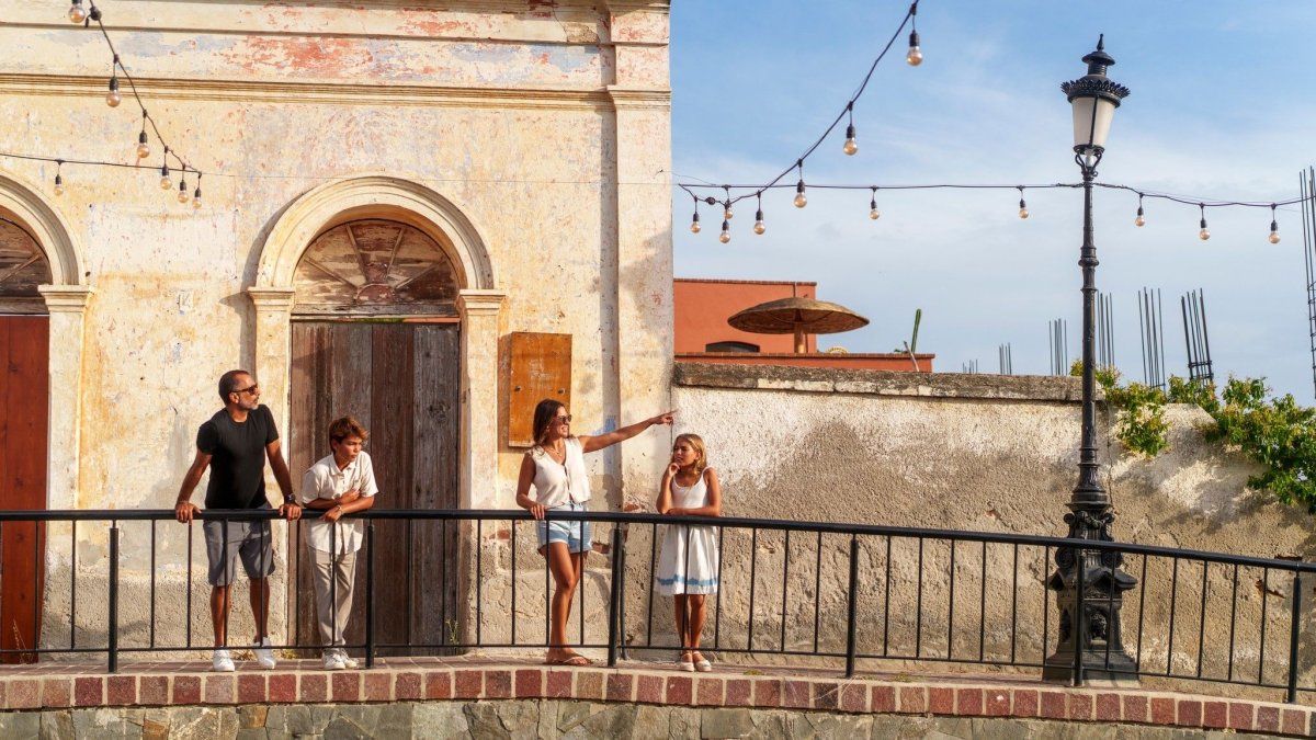 Vacaciones en Los Cabos: un viaje a las tradiciones de México y Panamá.